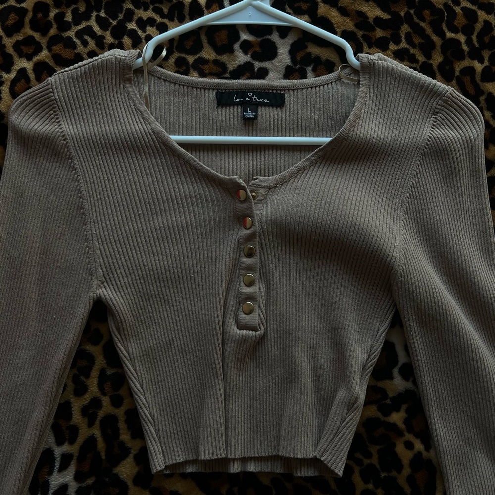 Love Tree Women's Beige Ribbed Button-Up Blouse